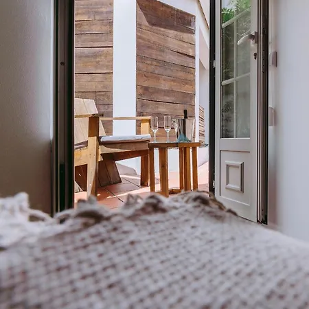 19 Tile Ceramic Concept - By Unlock Guest house Caldas Da Rainha