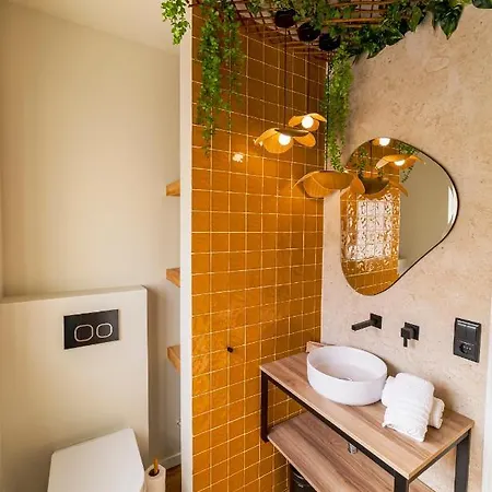 Guest house 19 Tile Ceramic Concept - By Unlock Caldas Da Rainha