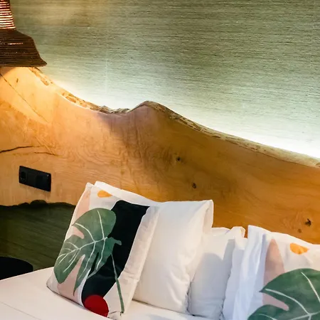 Guest house 19 Tile Ceramic Concept - By Unlock Caldas Da Rainha