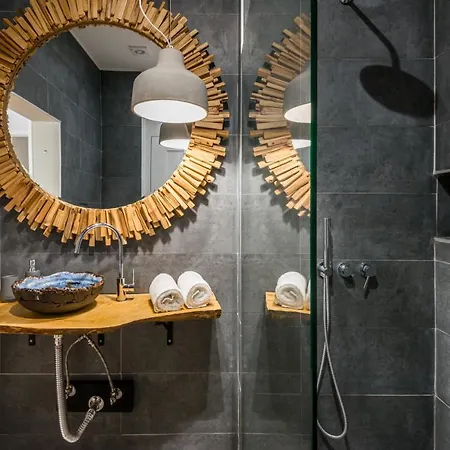 Guest house 19 Tile Ceramic Concept - By Unlock Caldas Da Rainha