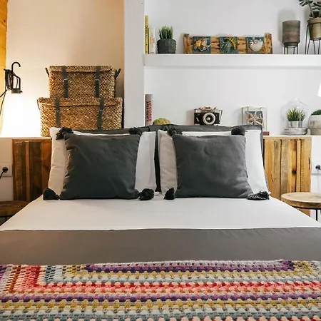 19 Tile Ceramic Concept - By Unlock Guest house Caldas Da Rainha