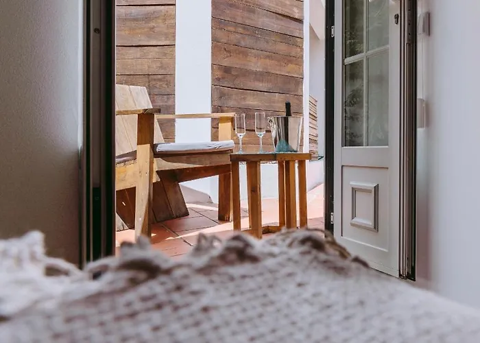 19 Tile Ceramic Concept - By Unlock Guest house Caldas Da Rainha