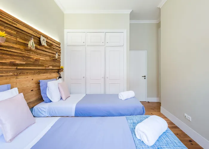 19 Tile Ceramic Concept - By Unlock Guest house Caldas Da Rainha