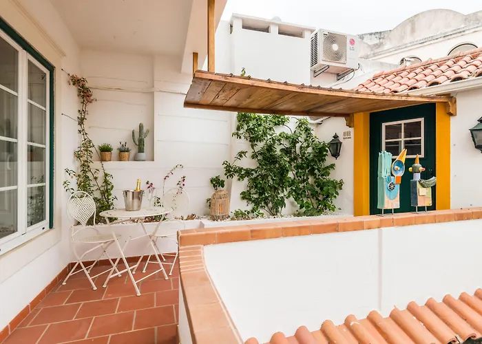 19 Tile Ceramic Concept - By Unlock Guest house Caldas Da Rainha