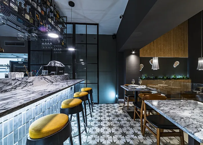 Guest house 19 Tile Ceramic Concept - By Unlock Caldas Da Rainha