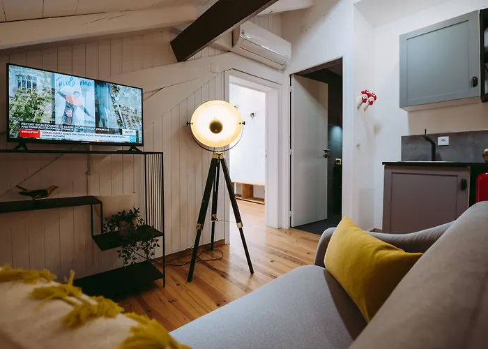 Guest house 19 Tile Ceramic Concept - By Unlock