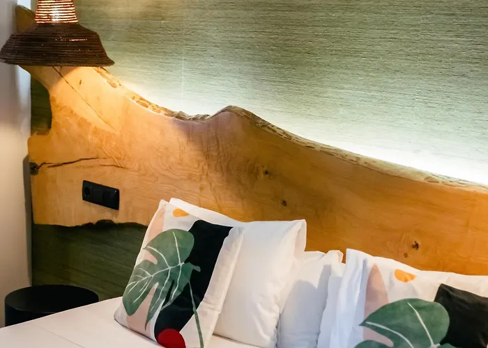 Guest house 19 Tile Ceramic Concept - By Unlock Caldas Da Rainha